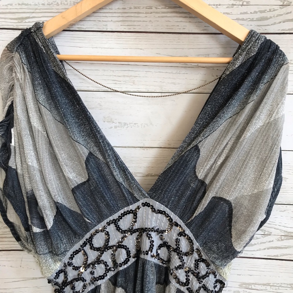 Free people kimono top, grey with beading at waist. Size small - Picture 3 of 10